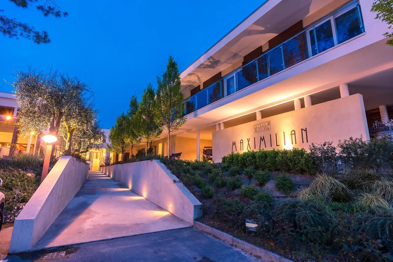 Hotel Maximilian Bardolino 3*,